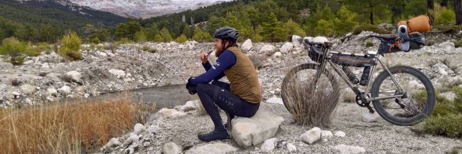 Jonas Deichmann atrapado en Turquía en su intento de completar el triatlón más largo del mundo