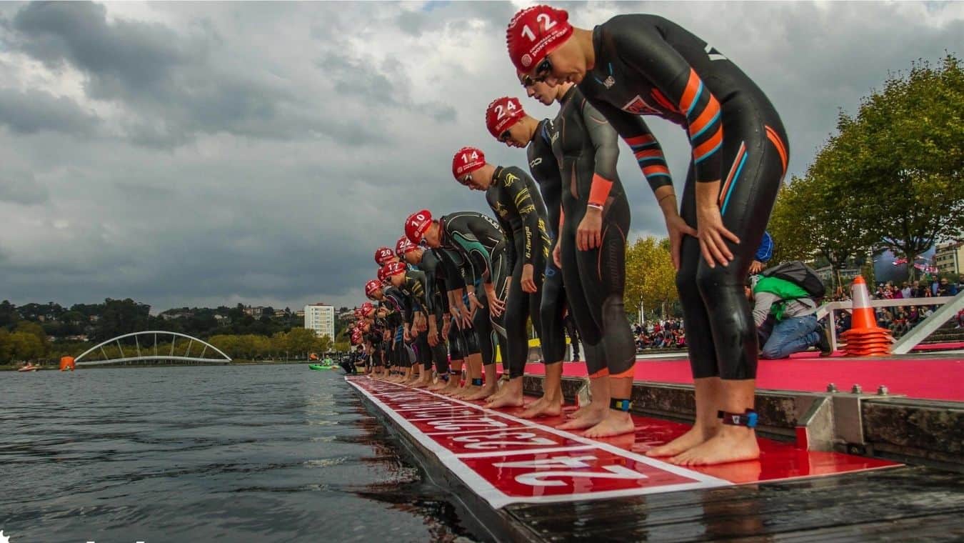 evitar golpes salida triatlón